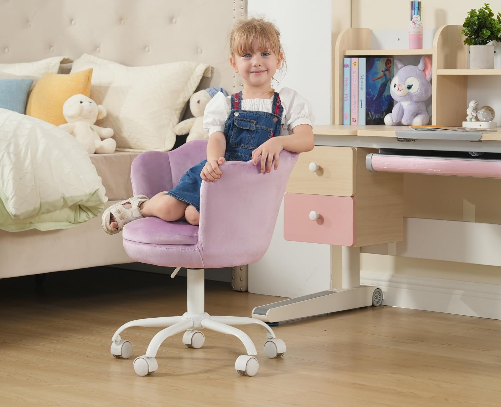 CIMOTA Adjustable Cute Kids Desk Chair Velvet Bedroom Chair 1 Piece - 1342